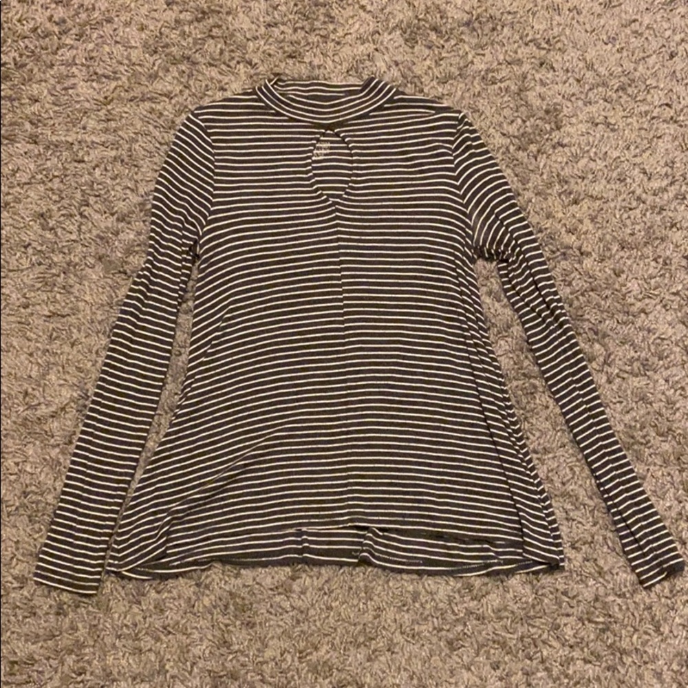 Striped American Eagle Keyhole Mock-neck Top